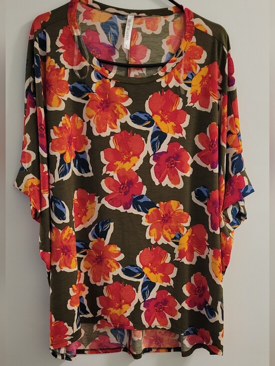 Scarlett Tops - Dear Scarlett Floral Dolman Sleeve Women's Top - Olive Red & Yellow Size Sm